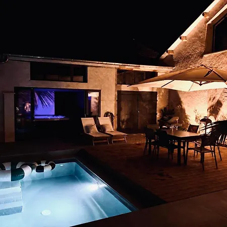 Avec Jacuzzi Et Piscine Sur Les Remparts * Langres