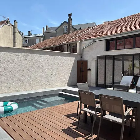 Apartman Avec Jacuzzi Et Piscine Sur Les Remparts Langres